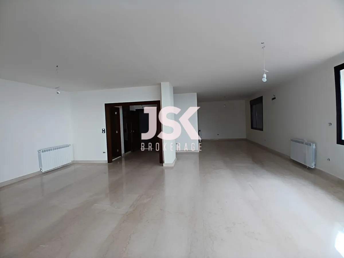 Apartment for Sale in Mazraat Yachoua, Lebanon - 4 bed, 4 bath