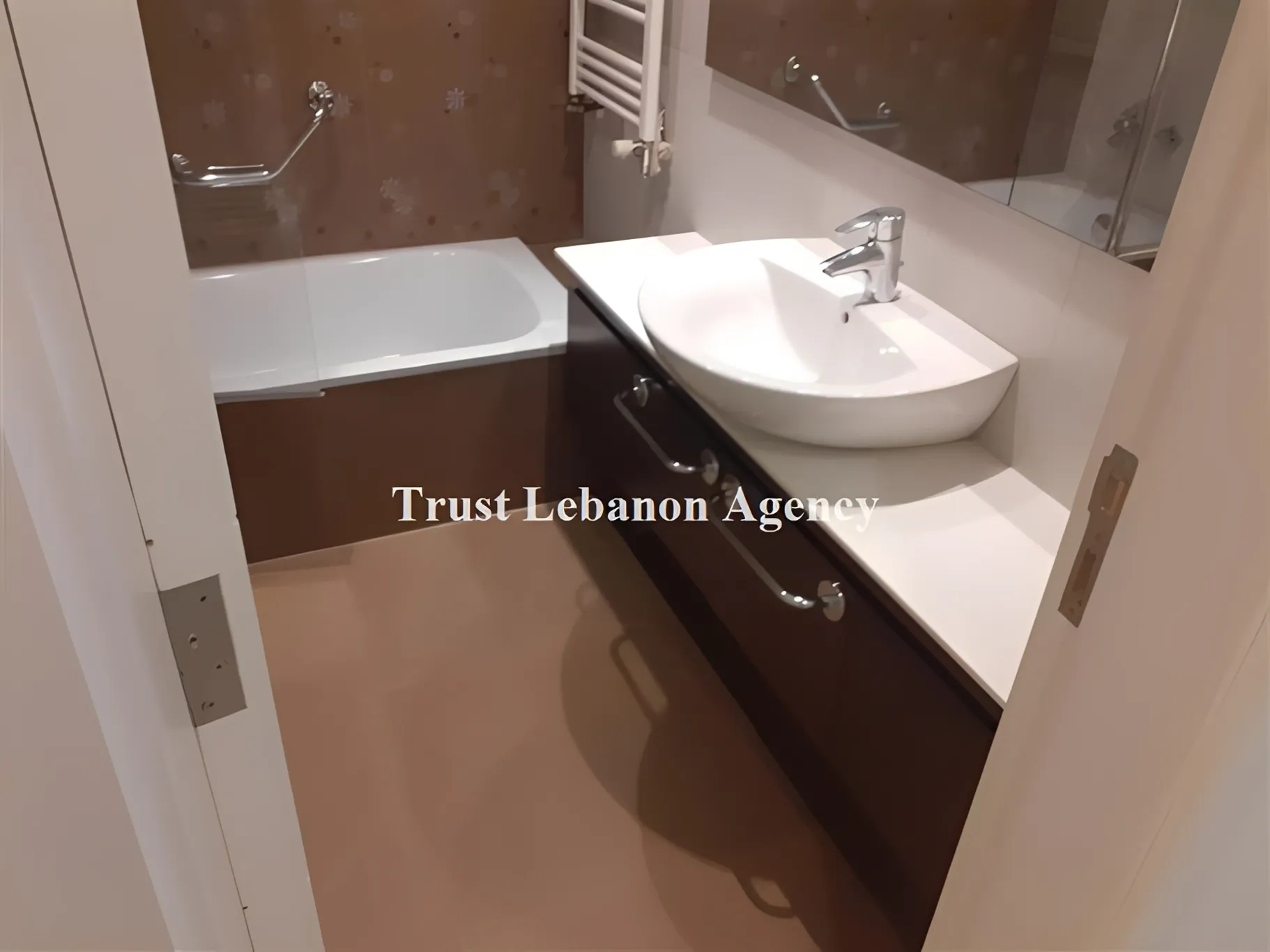 Apartment for Sale in Achrafieh - 3 bed, 4 bath