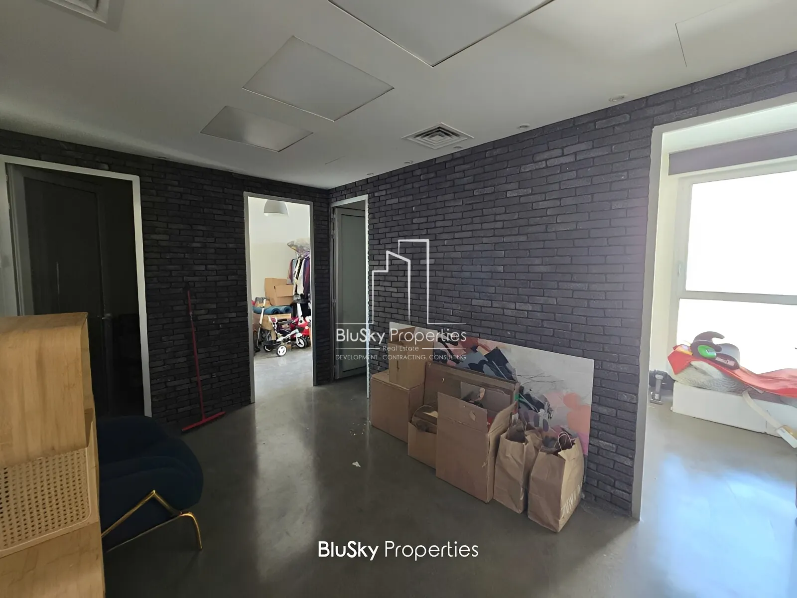 Office for sale in Mansourieh