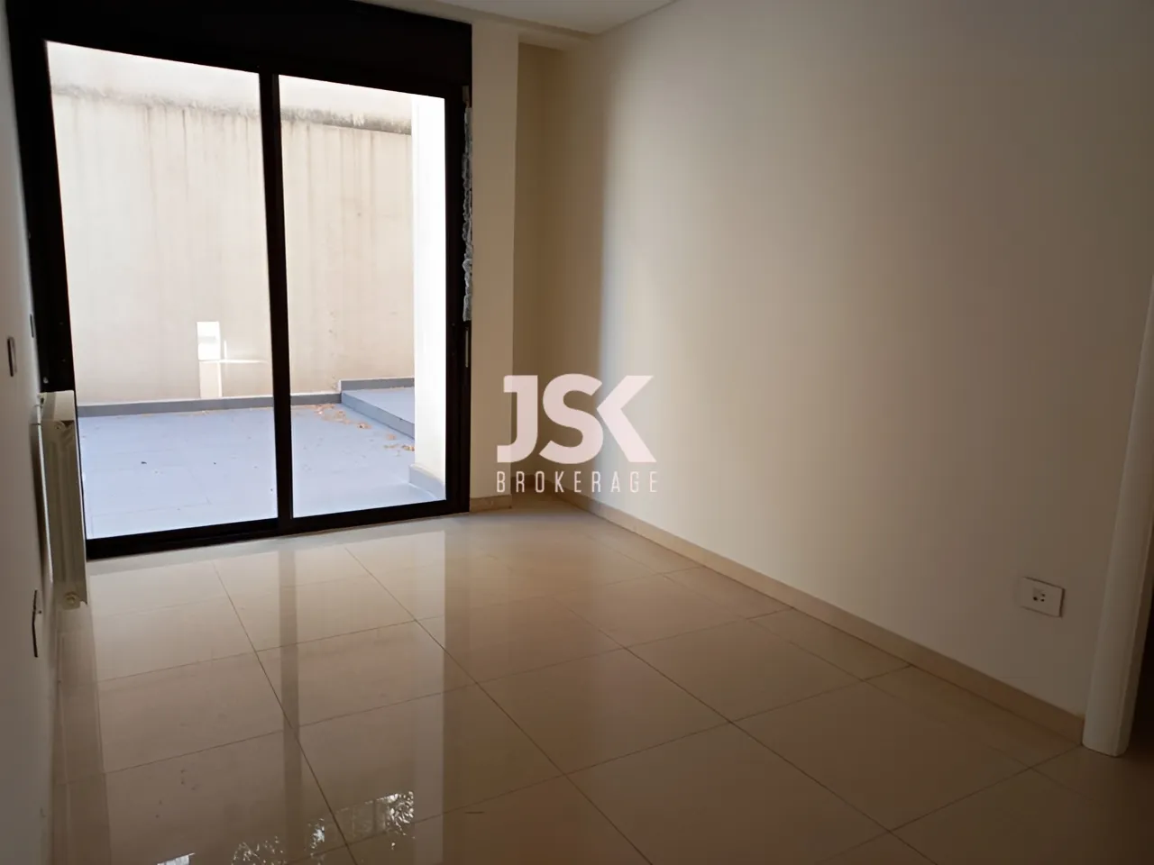 Apartment for Sale in Haret Sakher