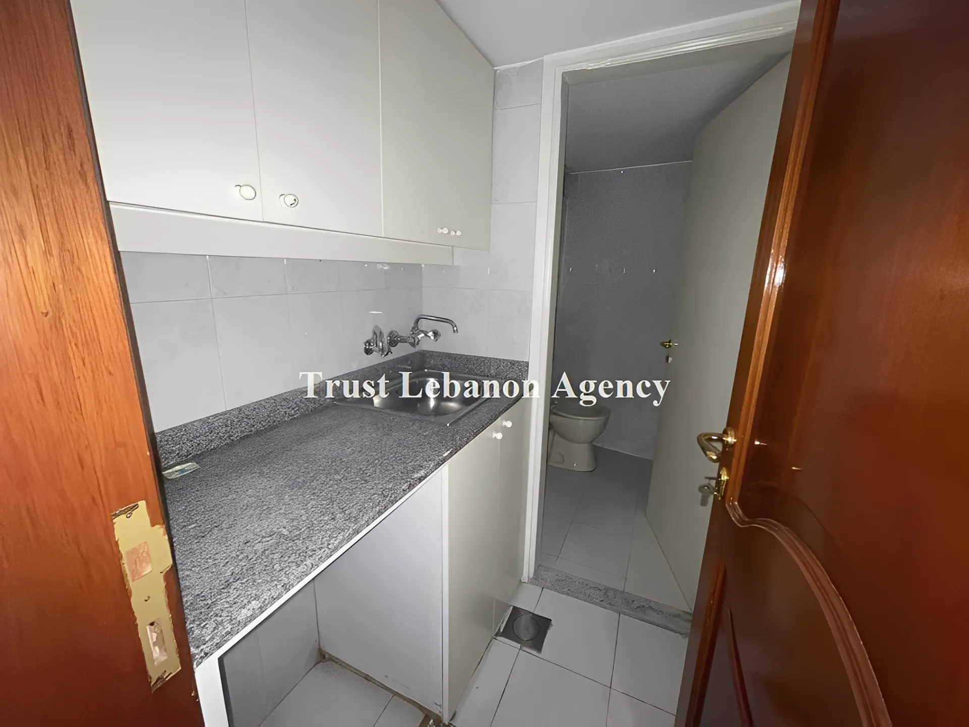 Office for rent in Metn, Bawchriye