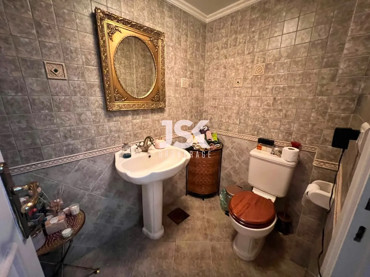 Apartment for Sale in Forn El Chebbak
