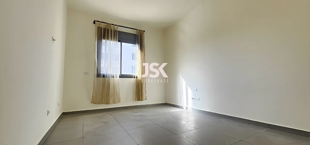 Apartment for Sale in Ain El Remmaneh - 4 bath