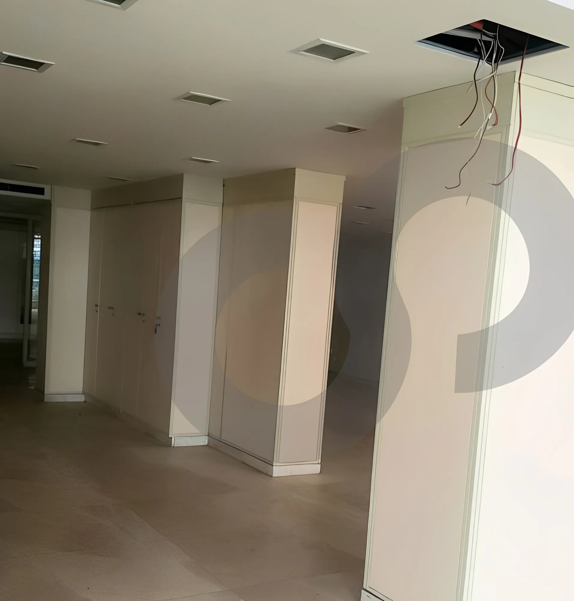 Building for rent in Awkar