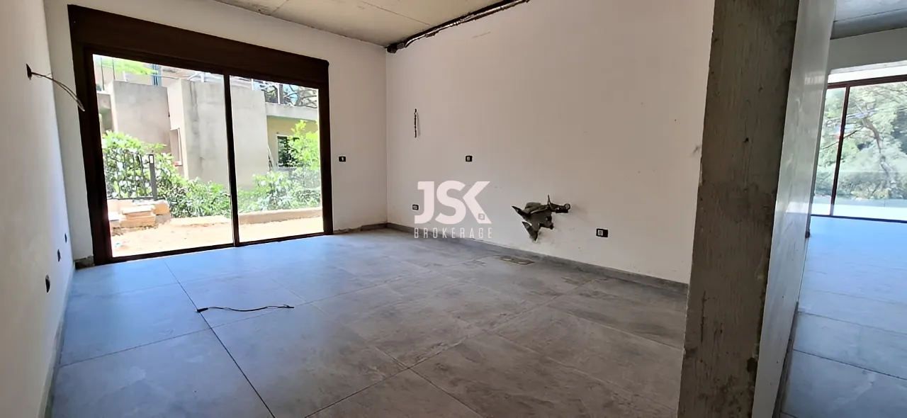 Apartment for Sale in Ballouneh