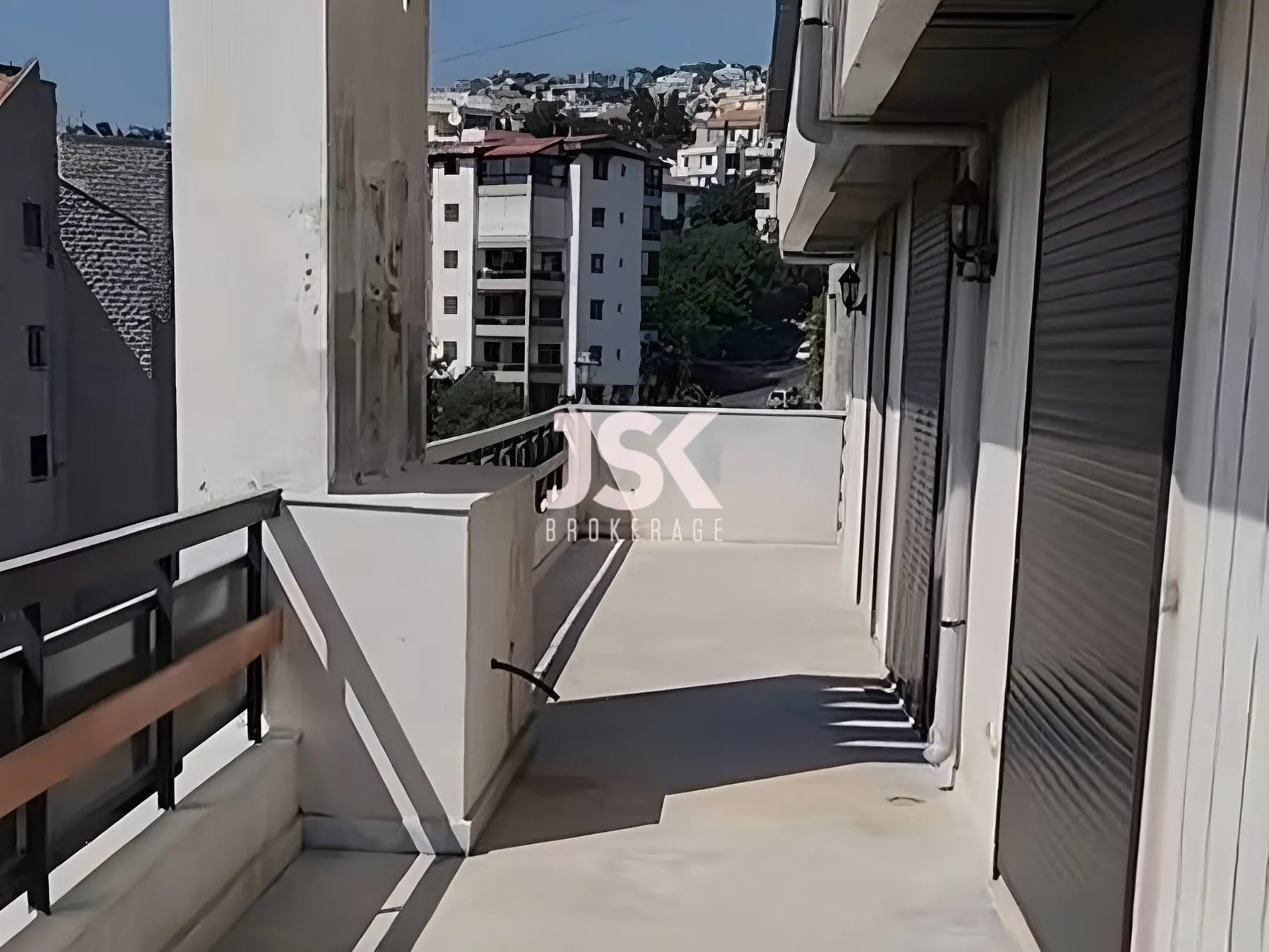Apartment for Sale in Ballouneh