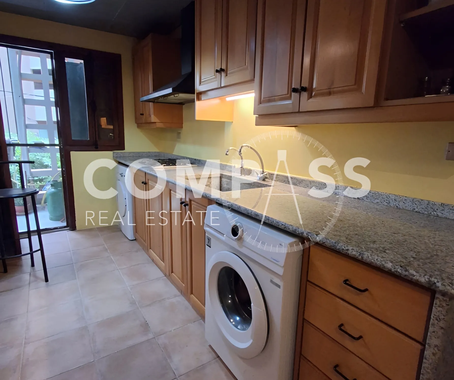 Apartment for rent in Achrafieh - 2 bed, 2 bath
