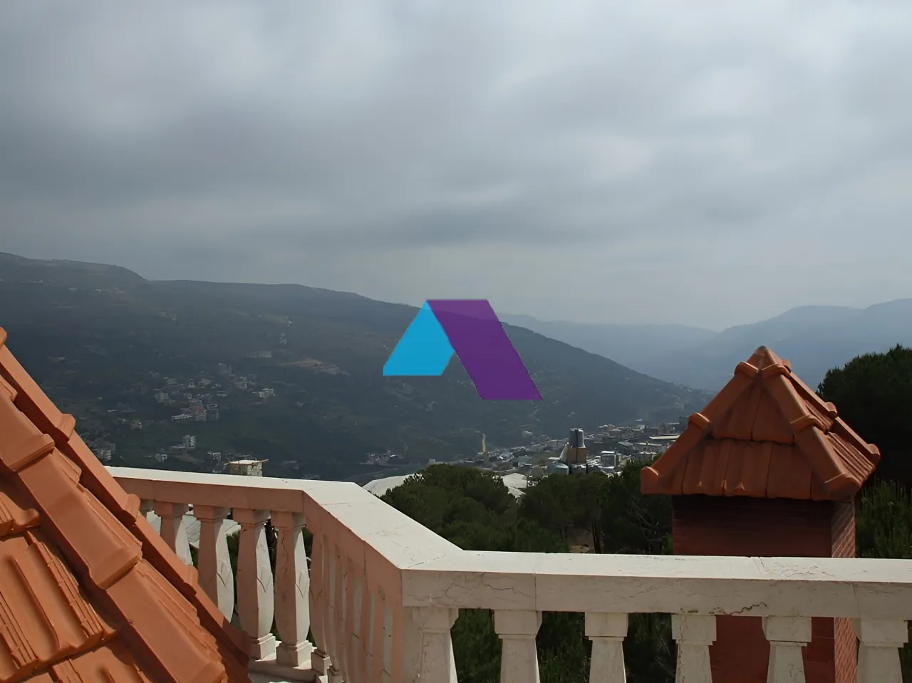 Villa for Sale in Aley
