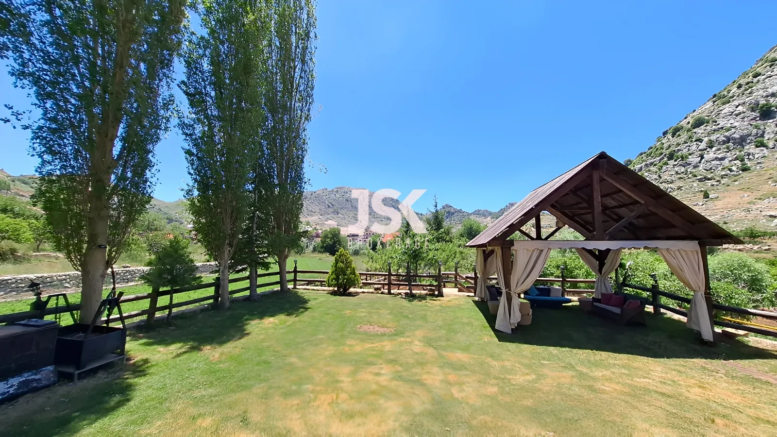 Land for Sale in Laqlouq