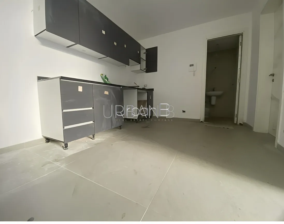 Apartment for Sale in Caree d'or, Achrafieh - 1 bed, 1 bath