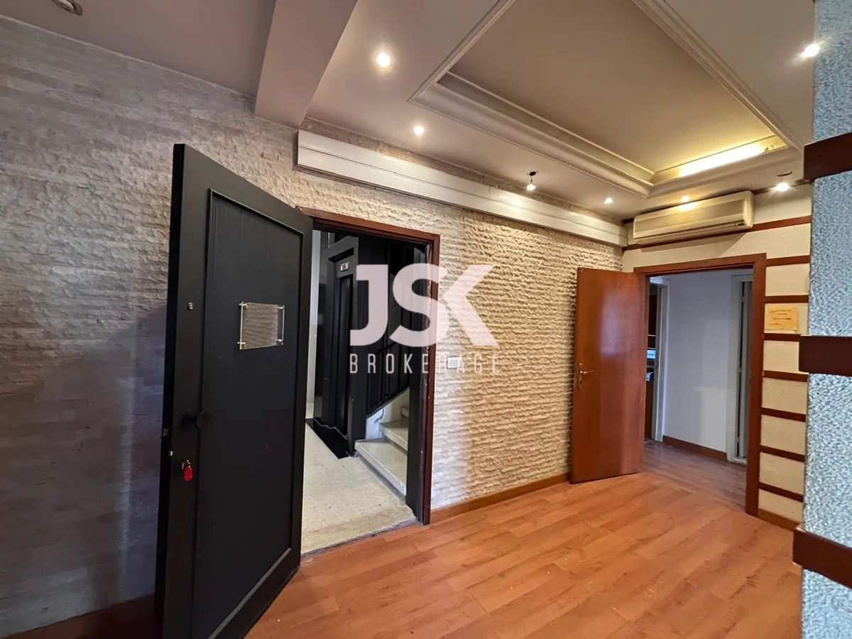 Office for rent in Badaro