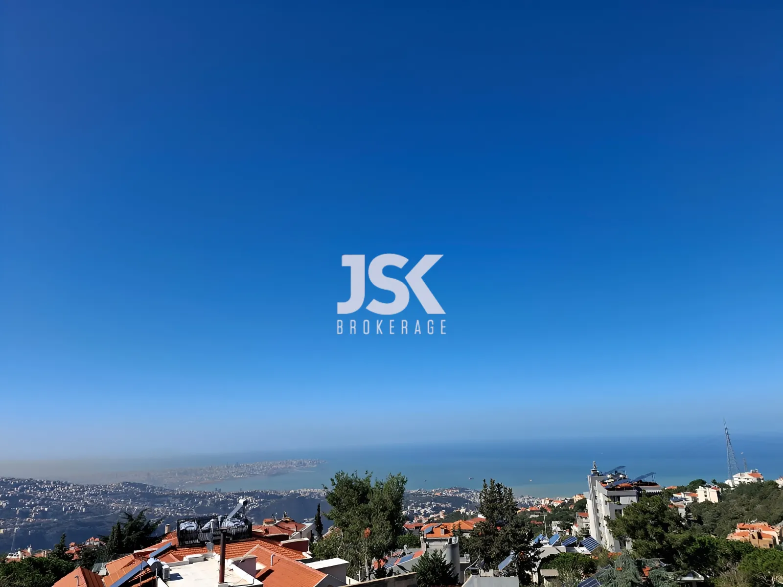 Building for Sale in Ballouneh