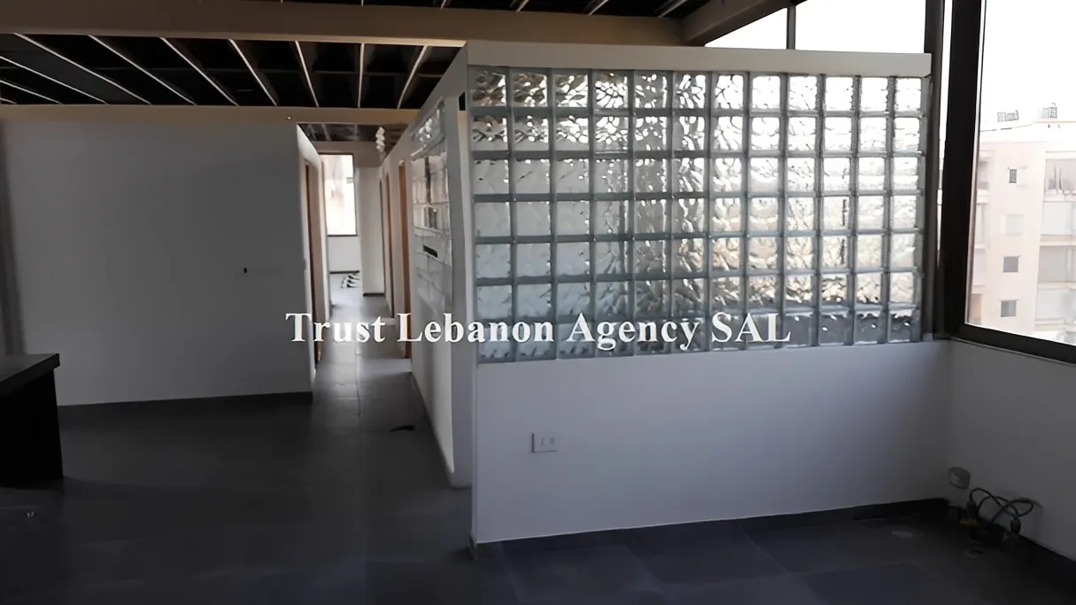 Shop for rent in Baabda, Kfarchima