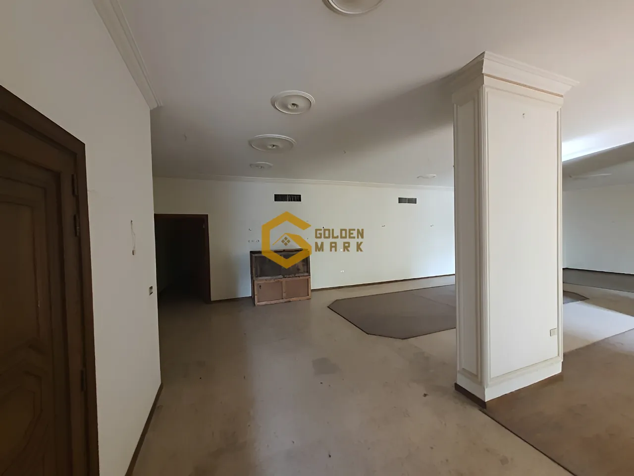 Showroom for sale in Mansourieh