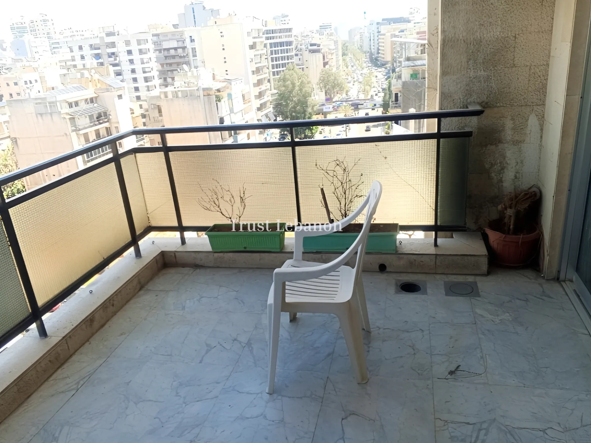 Apartment for sale in Corniche el Mazraa, Beirut, Lebanon - 4 bed, 3 bath