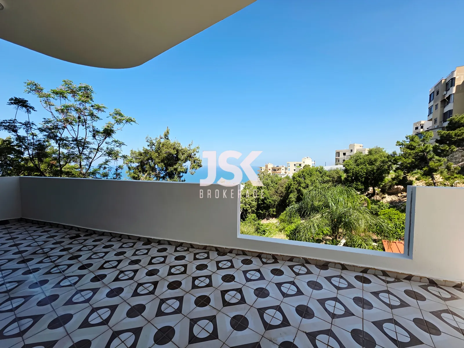 Apartment for Sale in Halat