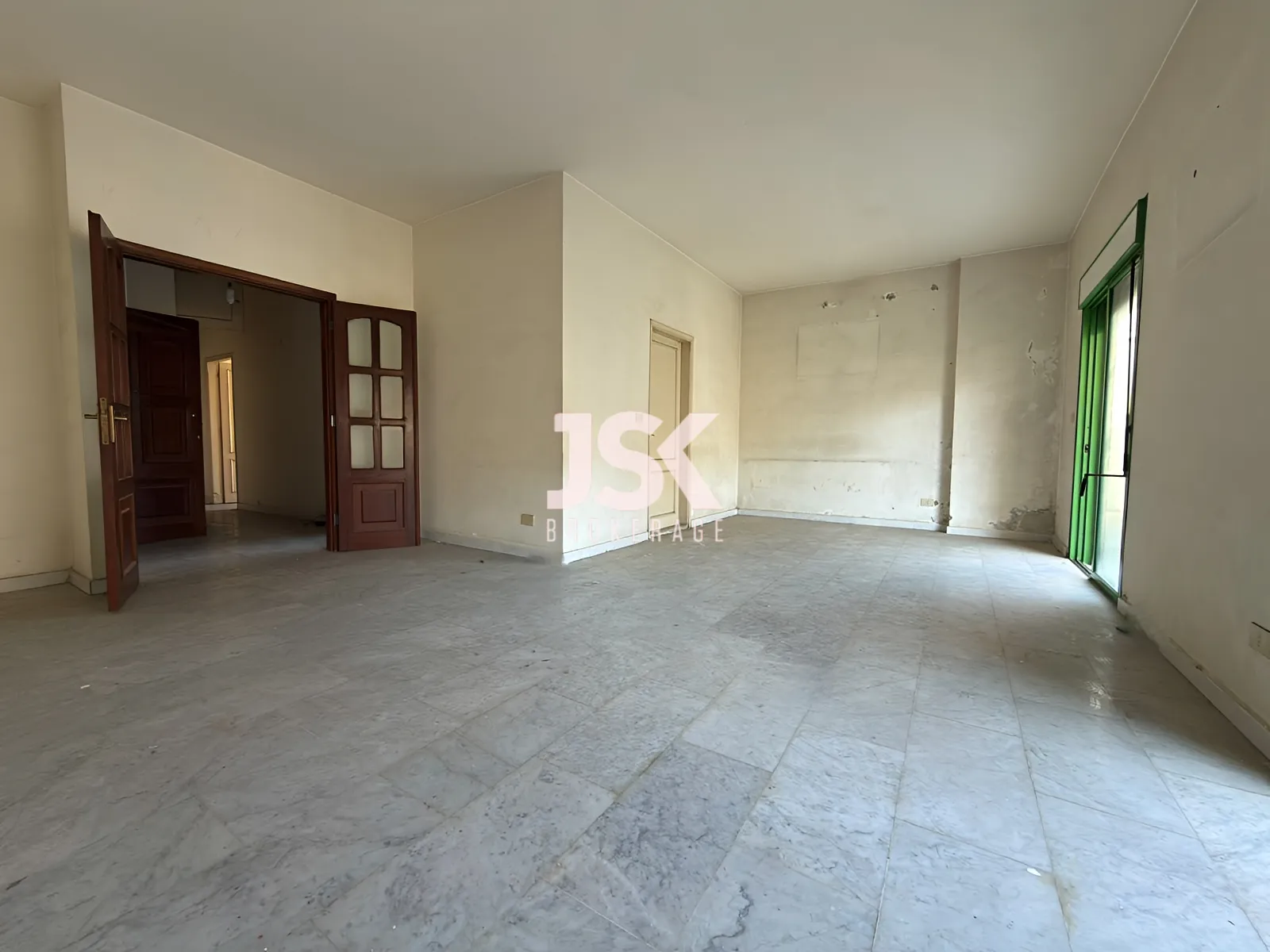 Apartment for Sale in Ain El Remmaneh - 3 bed, 2 bath