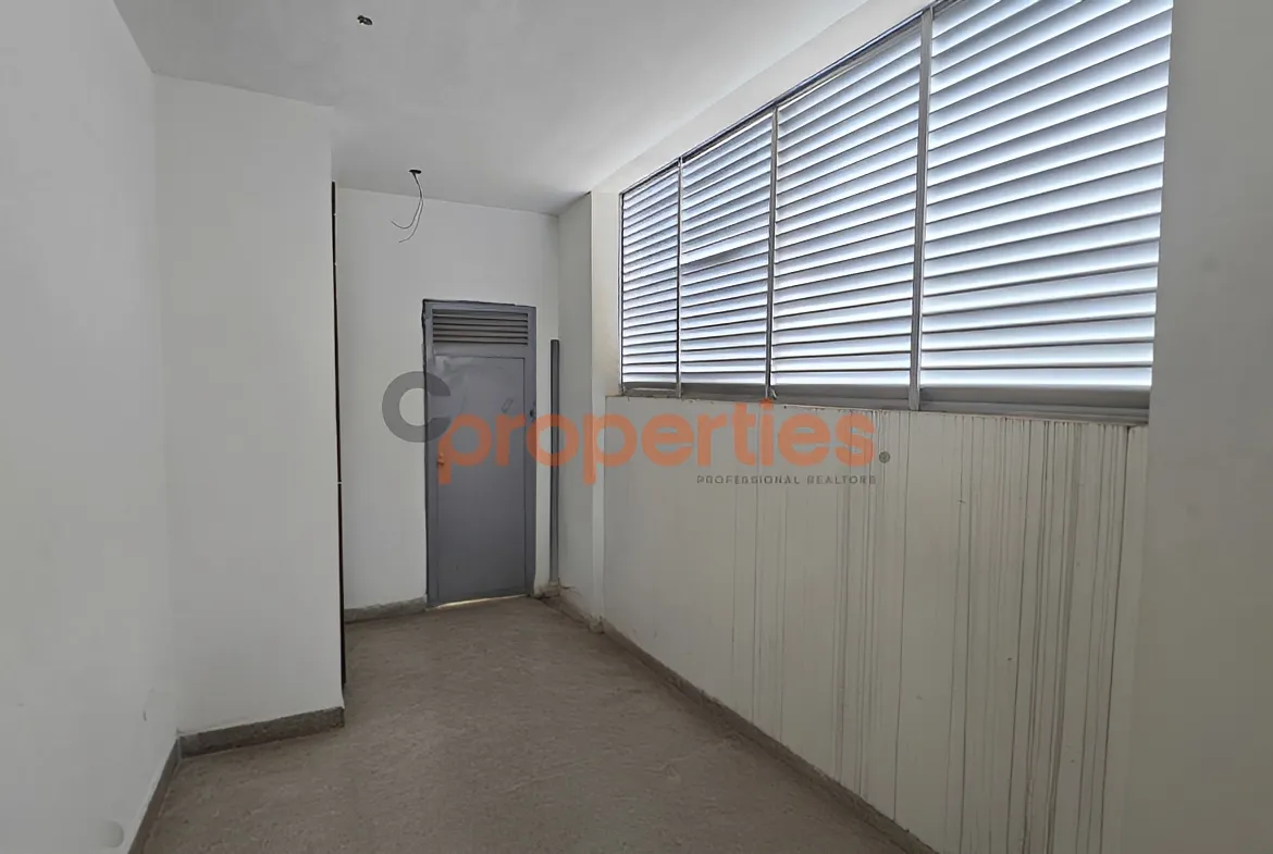 Showroom for Sale in Forn El Chebbak