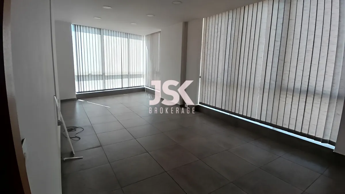 Office for rent in Jdeideh