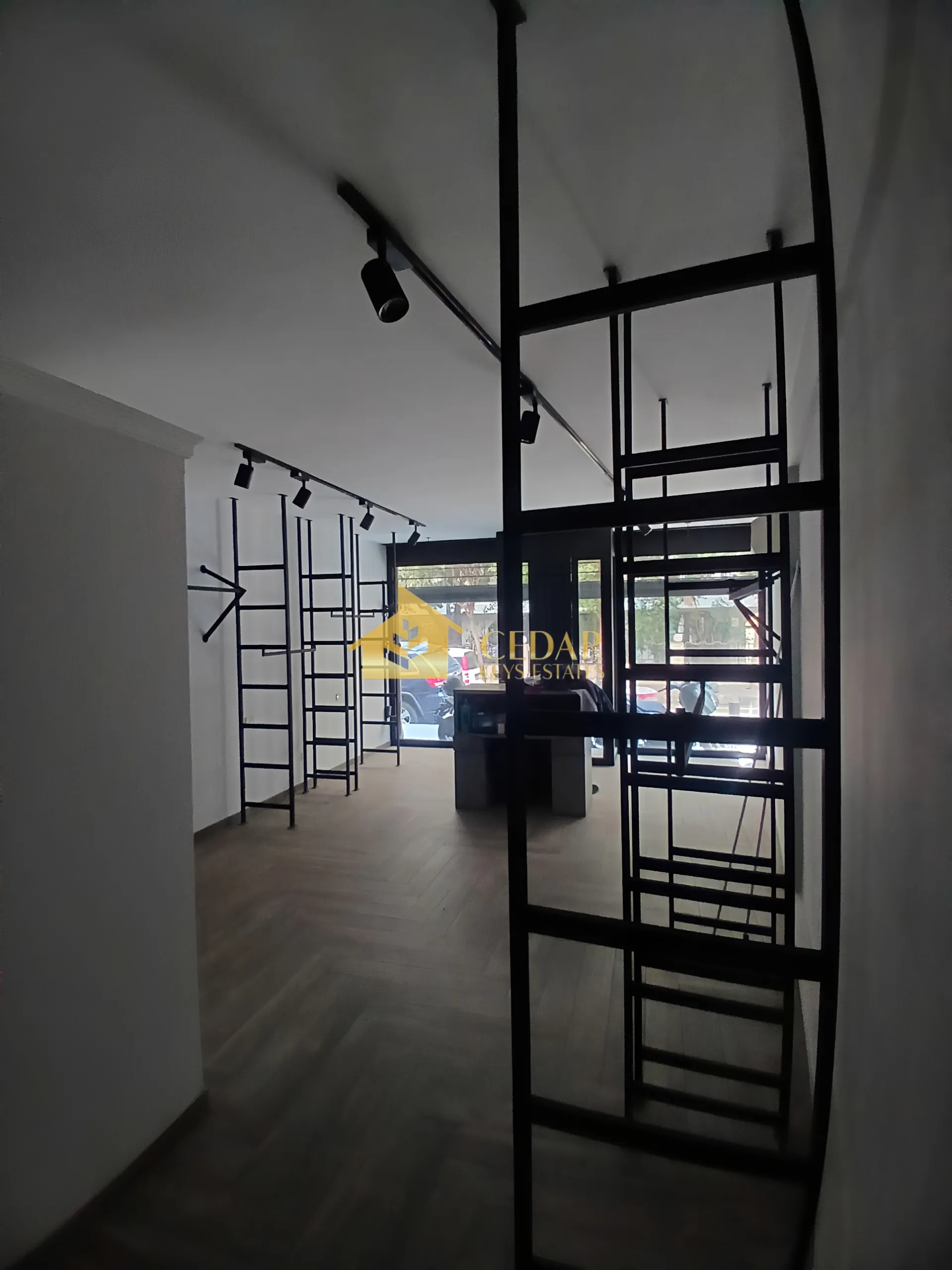 Commercial Commercial for sale in Mazraa, Bayrut, Lebanon