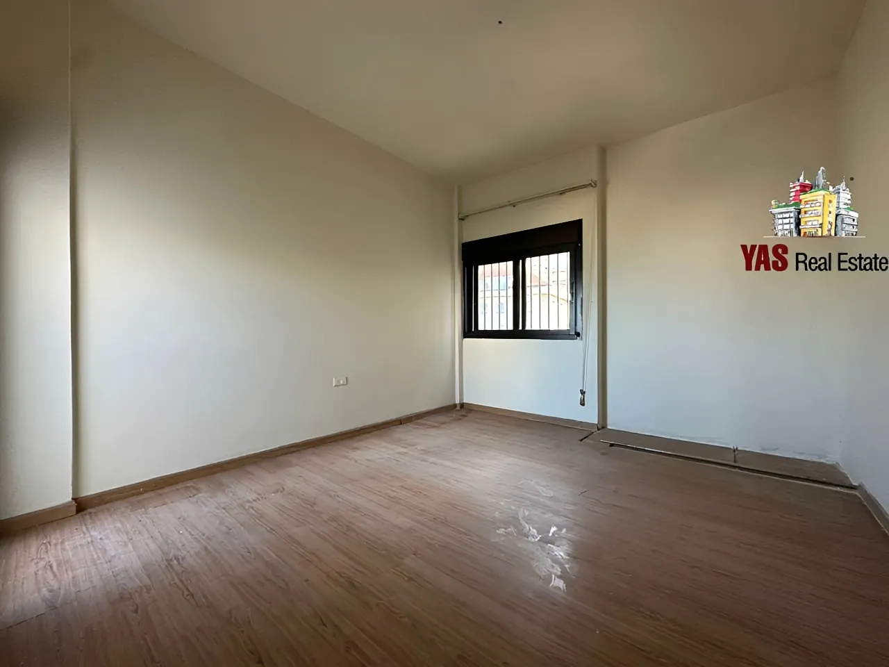 Apartment for Sale in Haret Sakhr - 4 bed, 3 bath