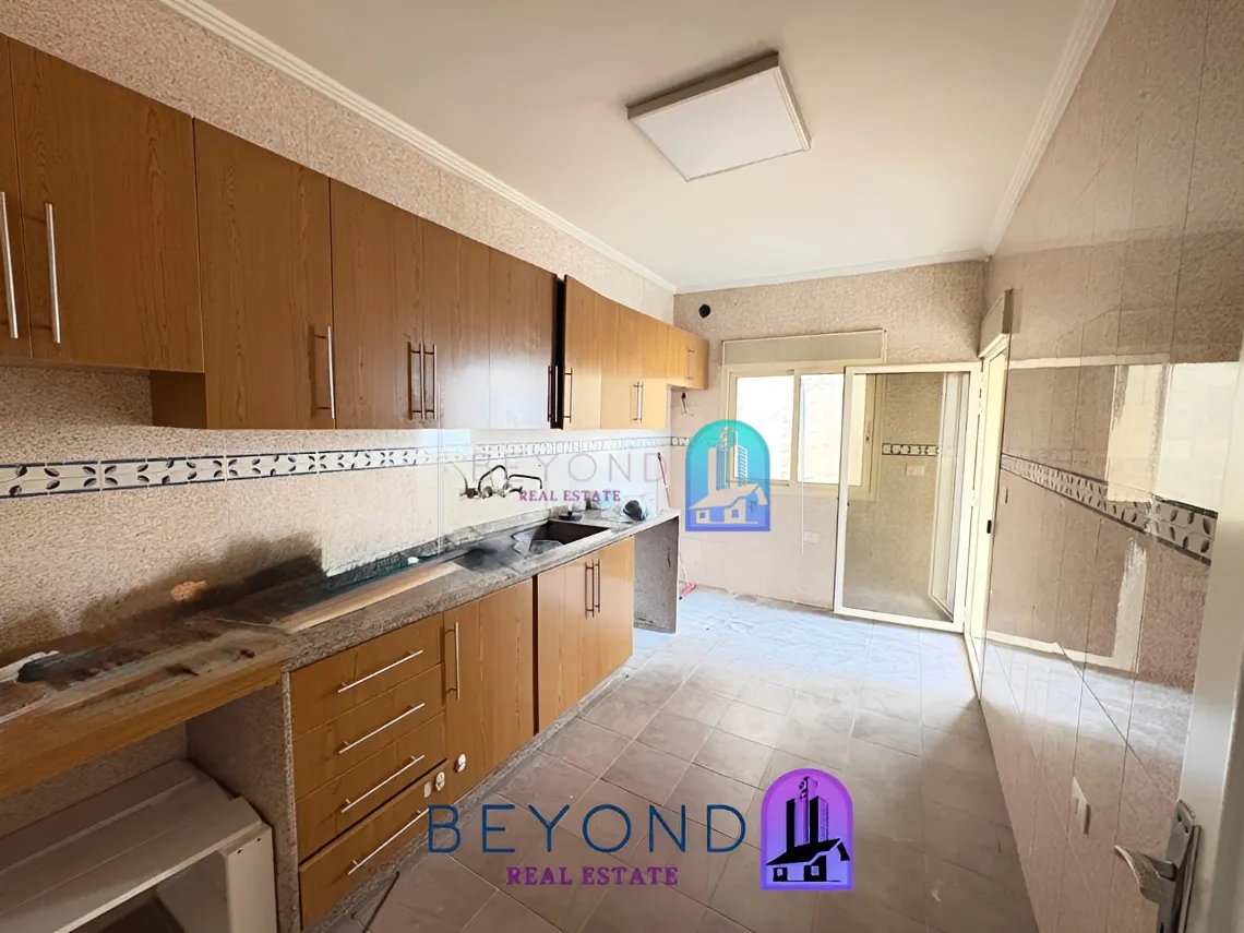 Apartment for rent in Sakiet El Janzeer, Bayrut, Lebanon - 3 bed, 2 bath