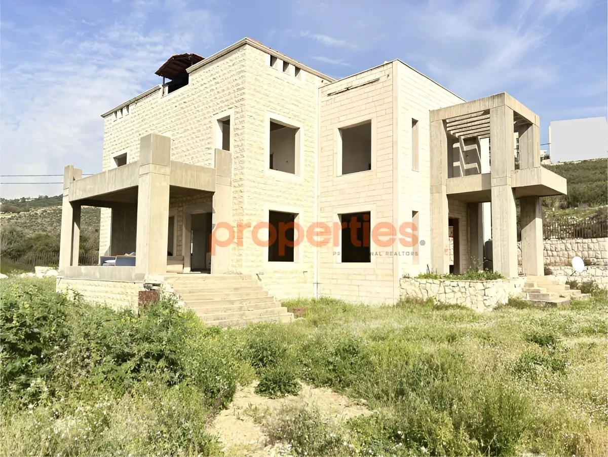 Villa for Sale in Halat - 4 bed, 5 bath