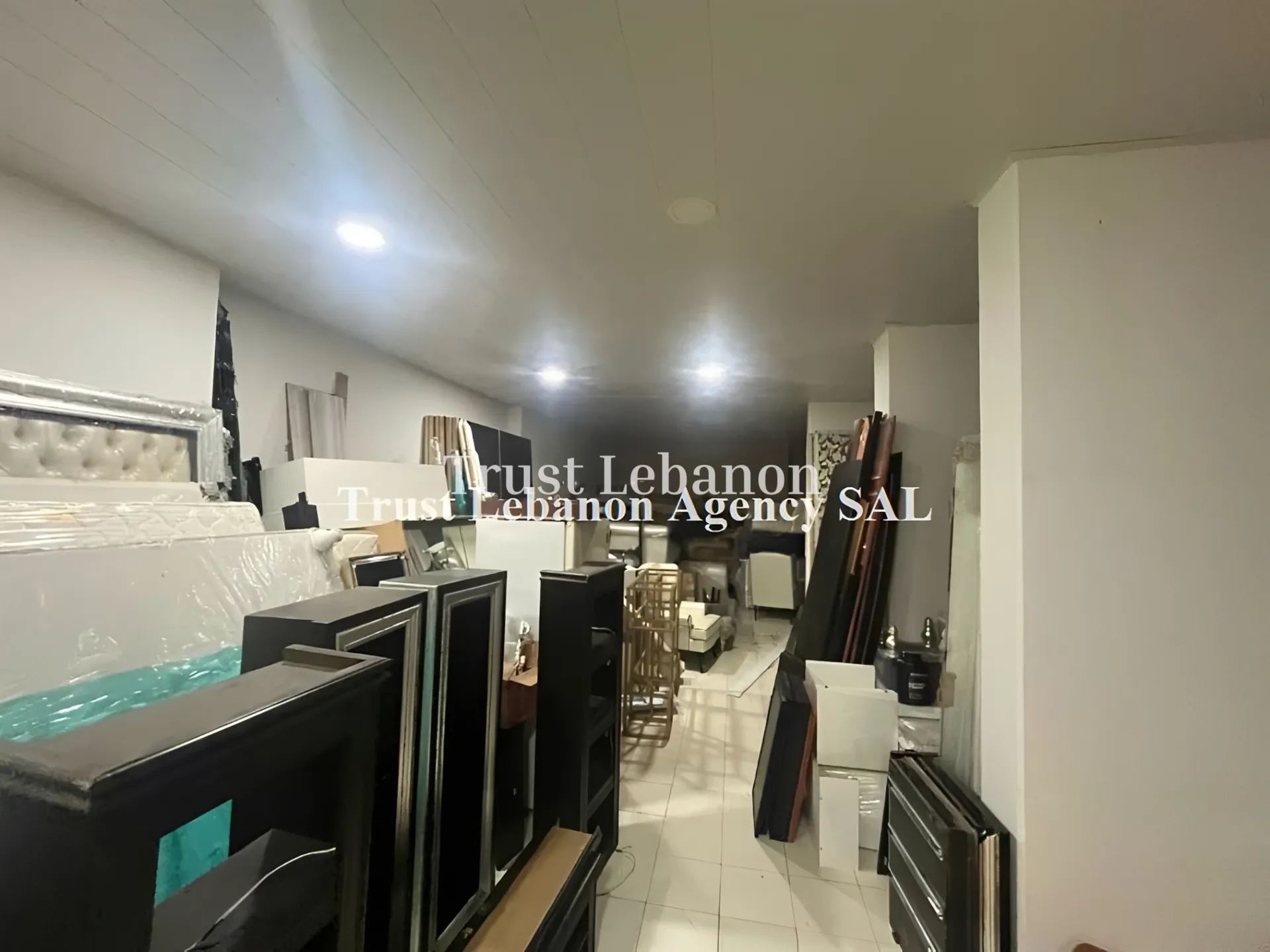 Warehouse for rent in Bsalim