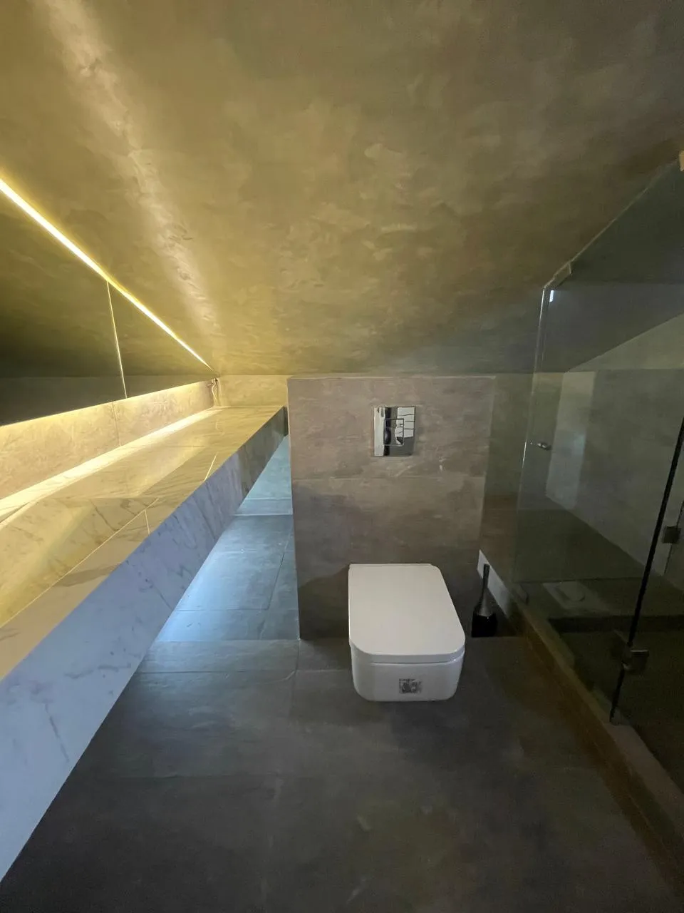 Duplex for sale in Aoukar, Lebanon - 5 bed, 8 bath