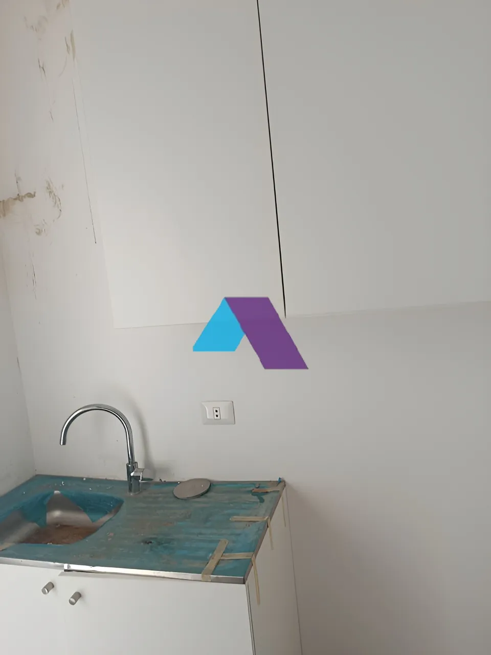 Office for Sale in Ain El Remmaneh