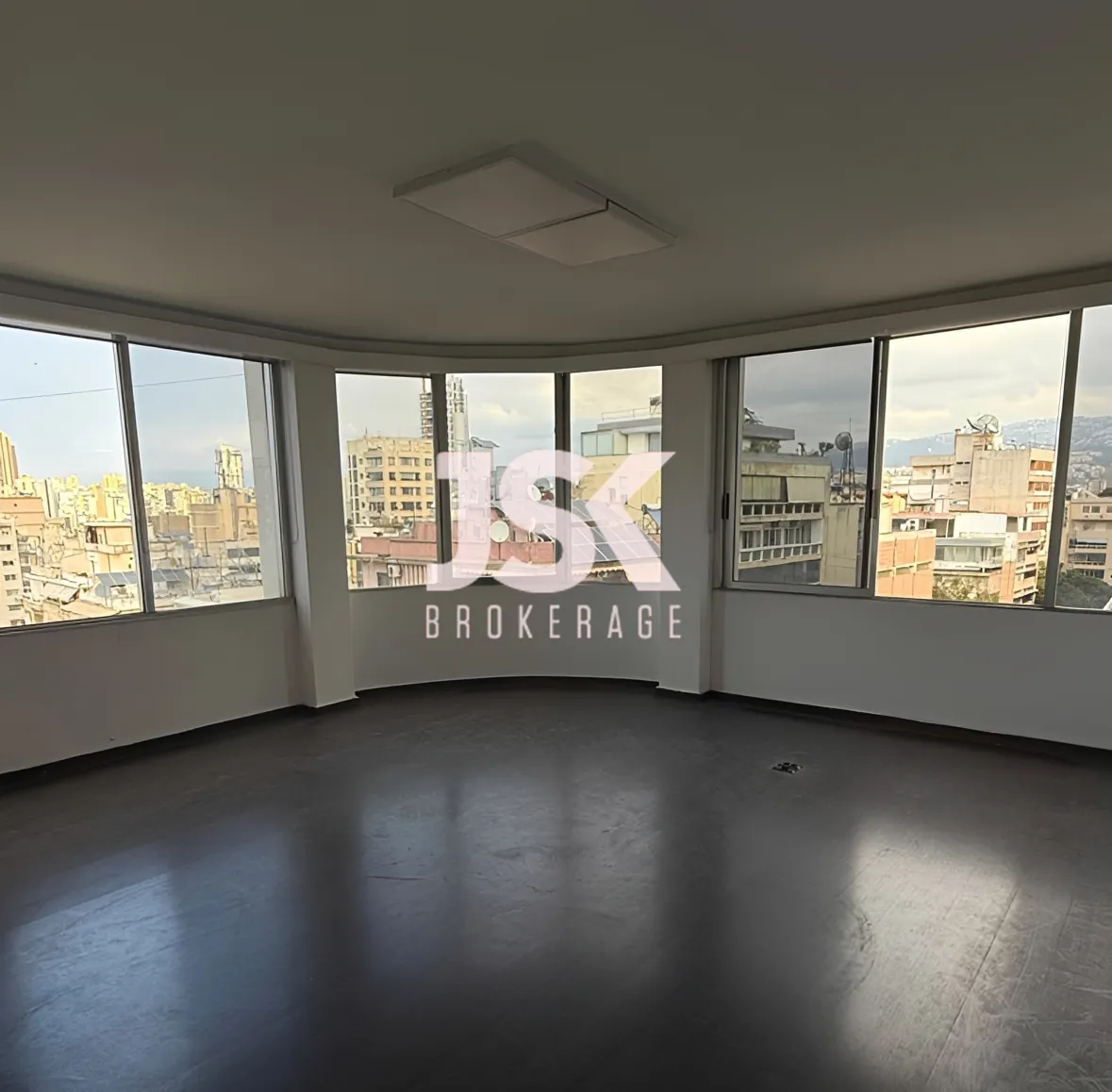 Office for rent in Badaro