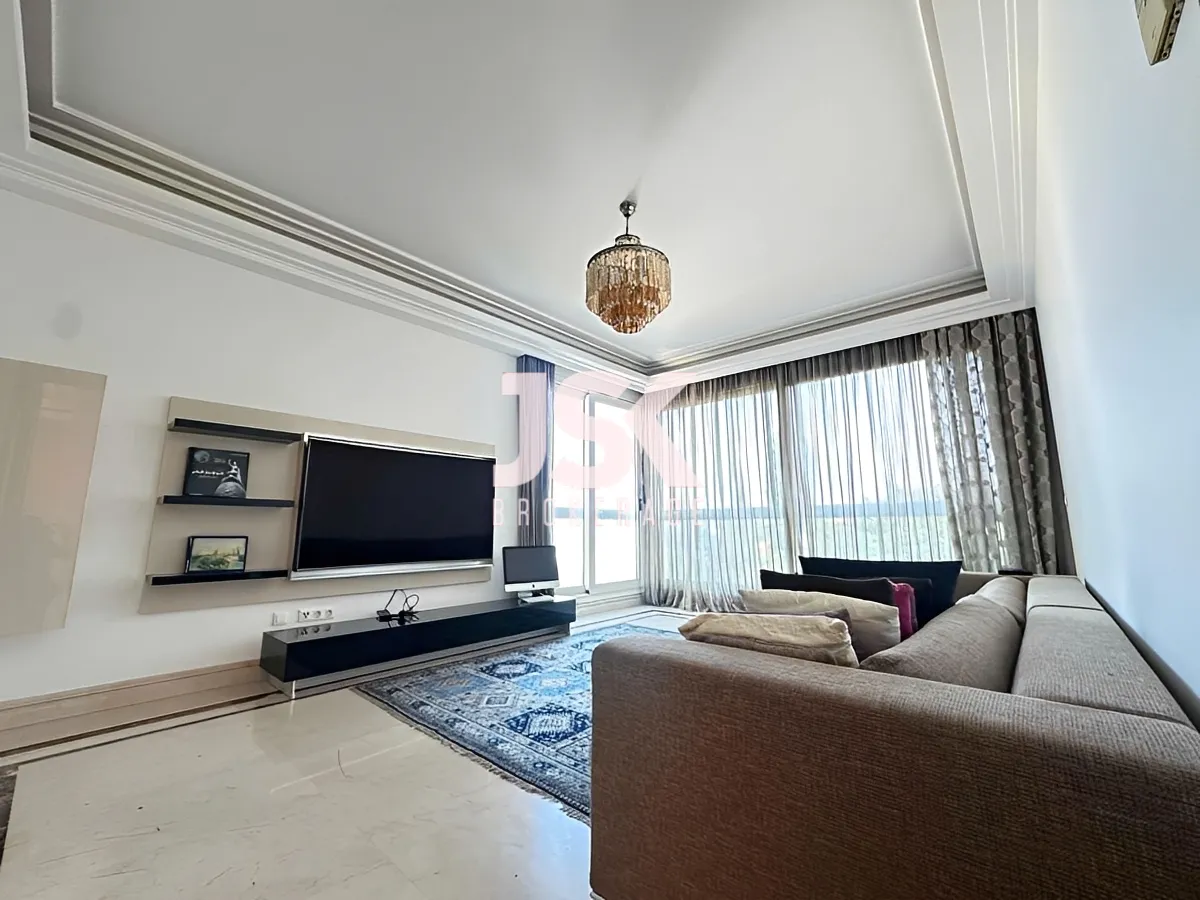 Apartment for Sale in Ain Al Mraiseh, Beirut, Lebanon