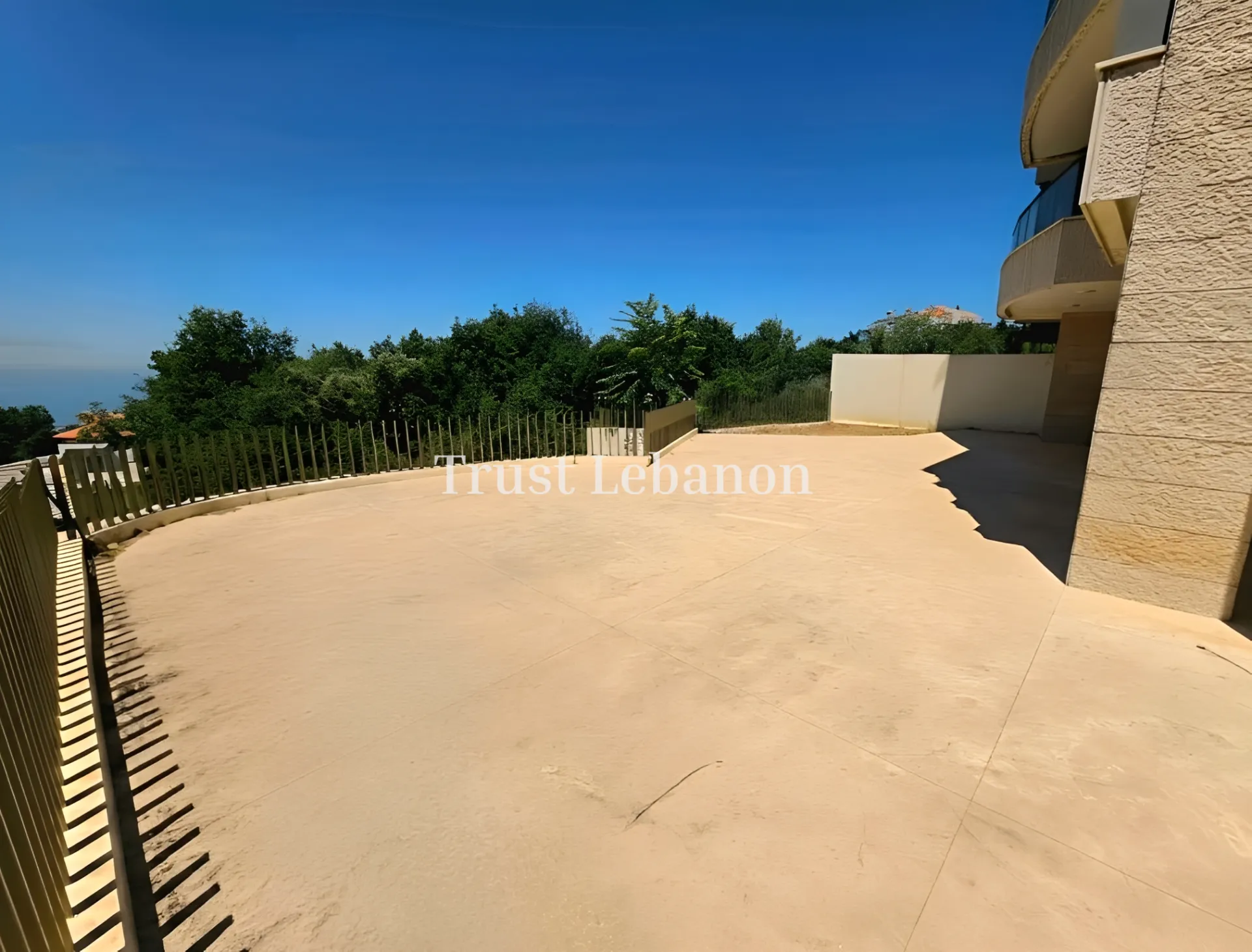 Apartment for sale in Ballouneh, Lebanon
