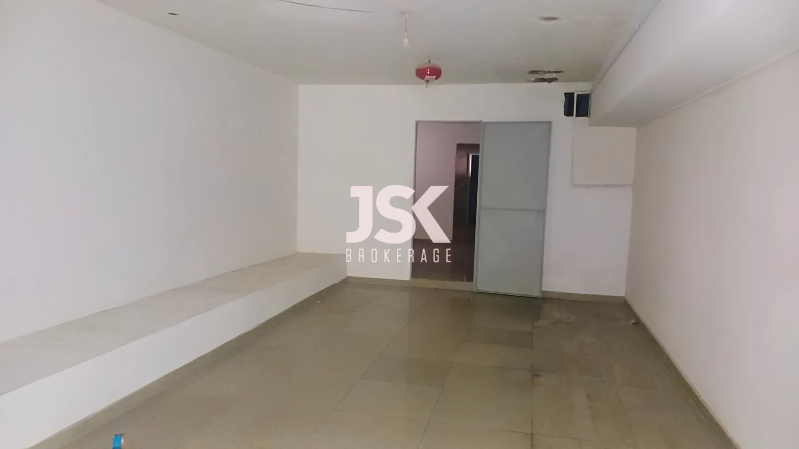 Shop for rent in Daoura