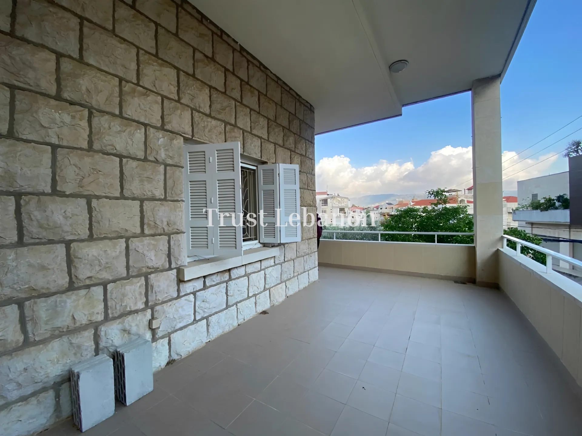 Apartment for rent in Baabdat