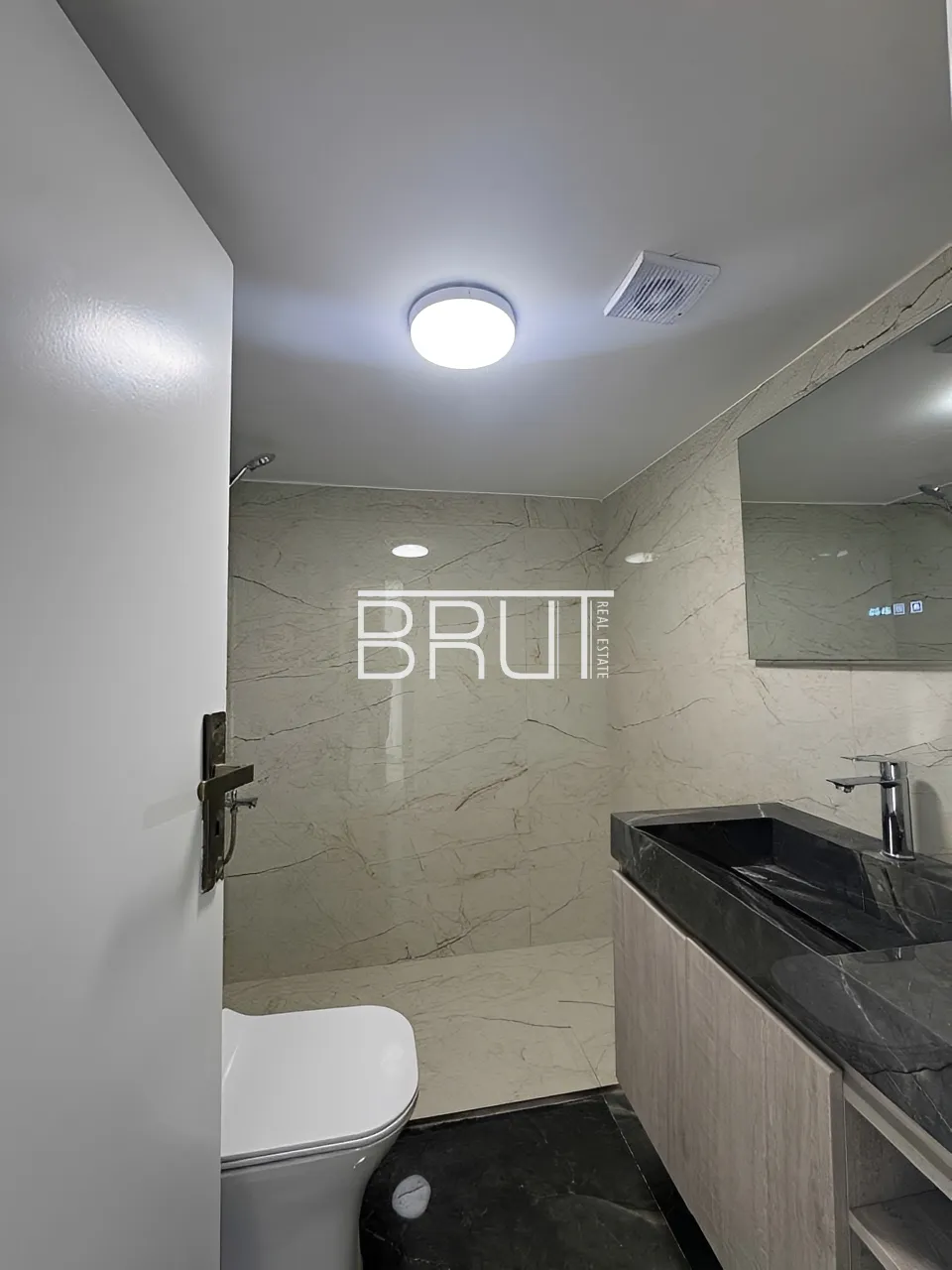 Apartment for Sale in Ballouneh
