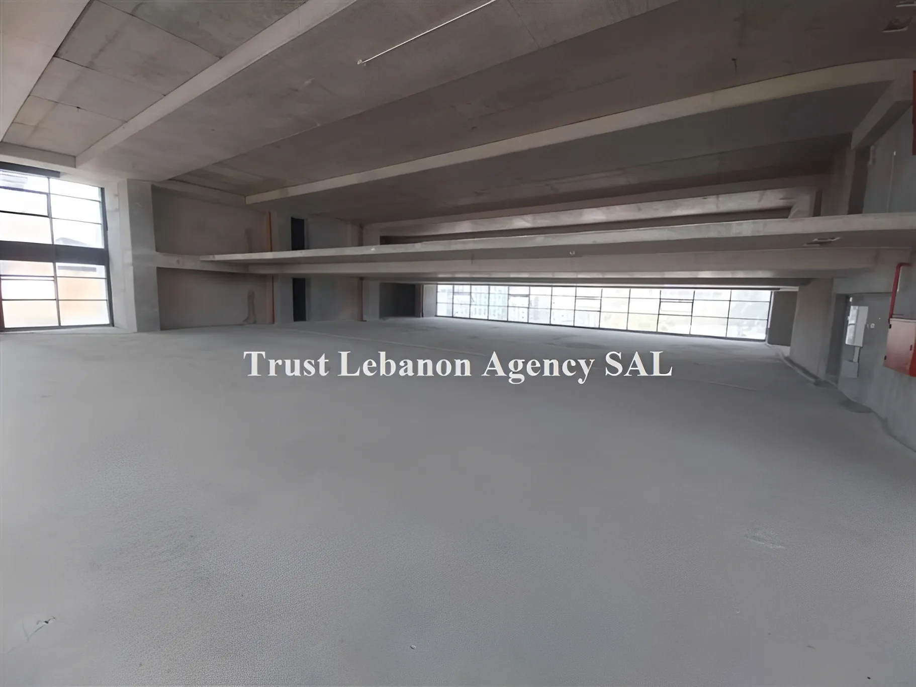 Office for rent in Metn, Mkalles