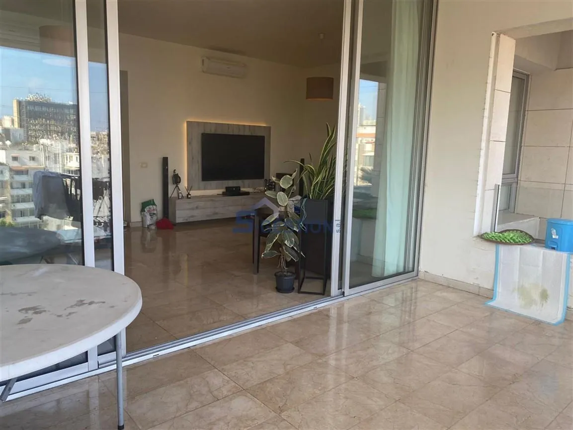 Apartment for Sale in Hamra