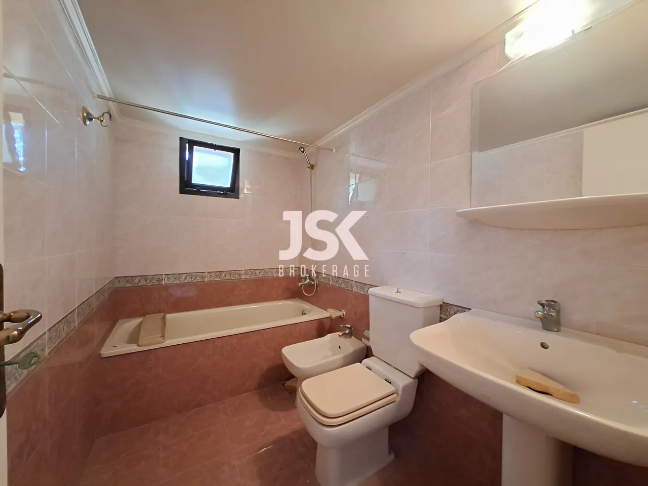 Apartment for Rent in Qlayaat