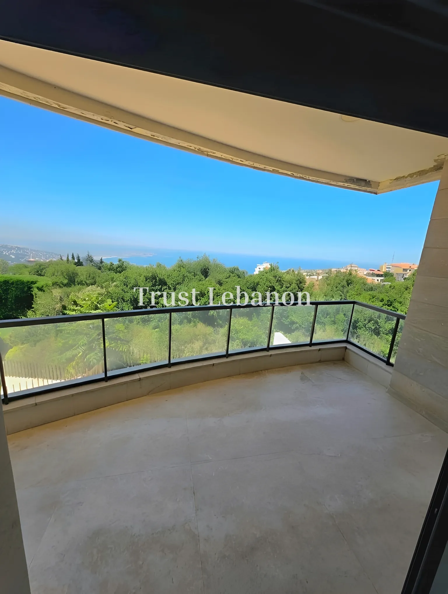 Apartment for sale in Ballouneh, Lebanon
