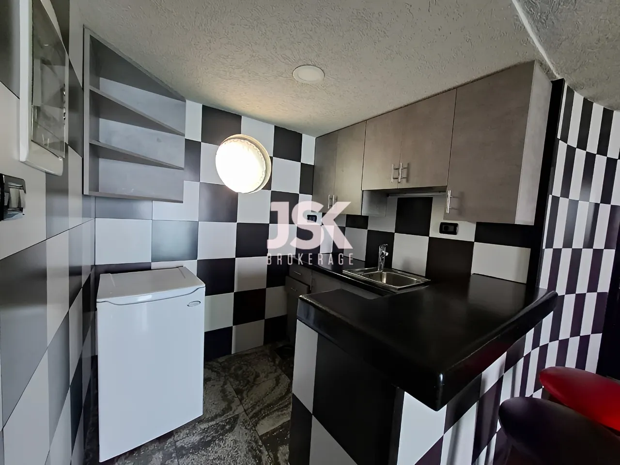 Restaurant for Sale in Halat