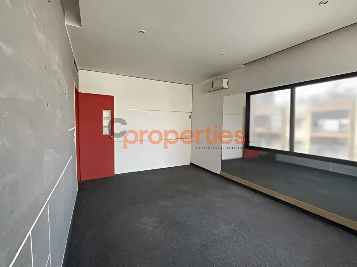 Office for Sale in Dekwaneh