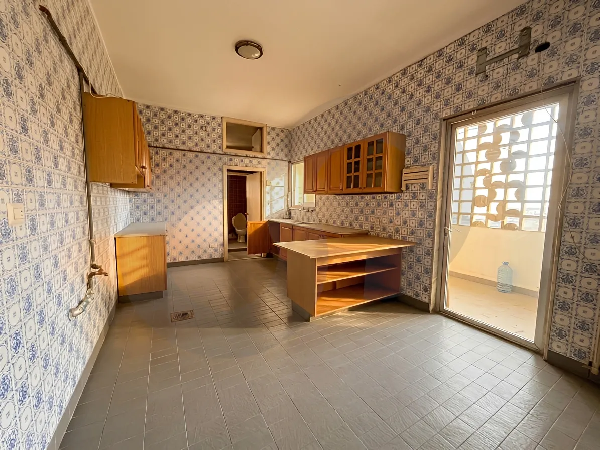 Building for Sale in Jnah