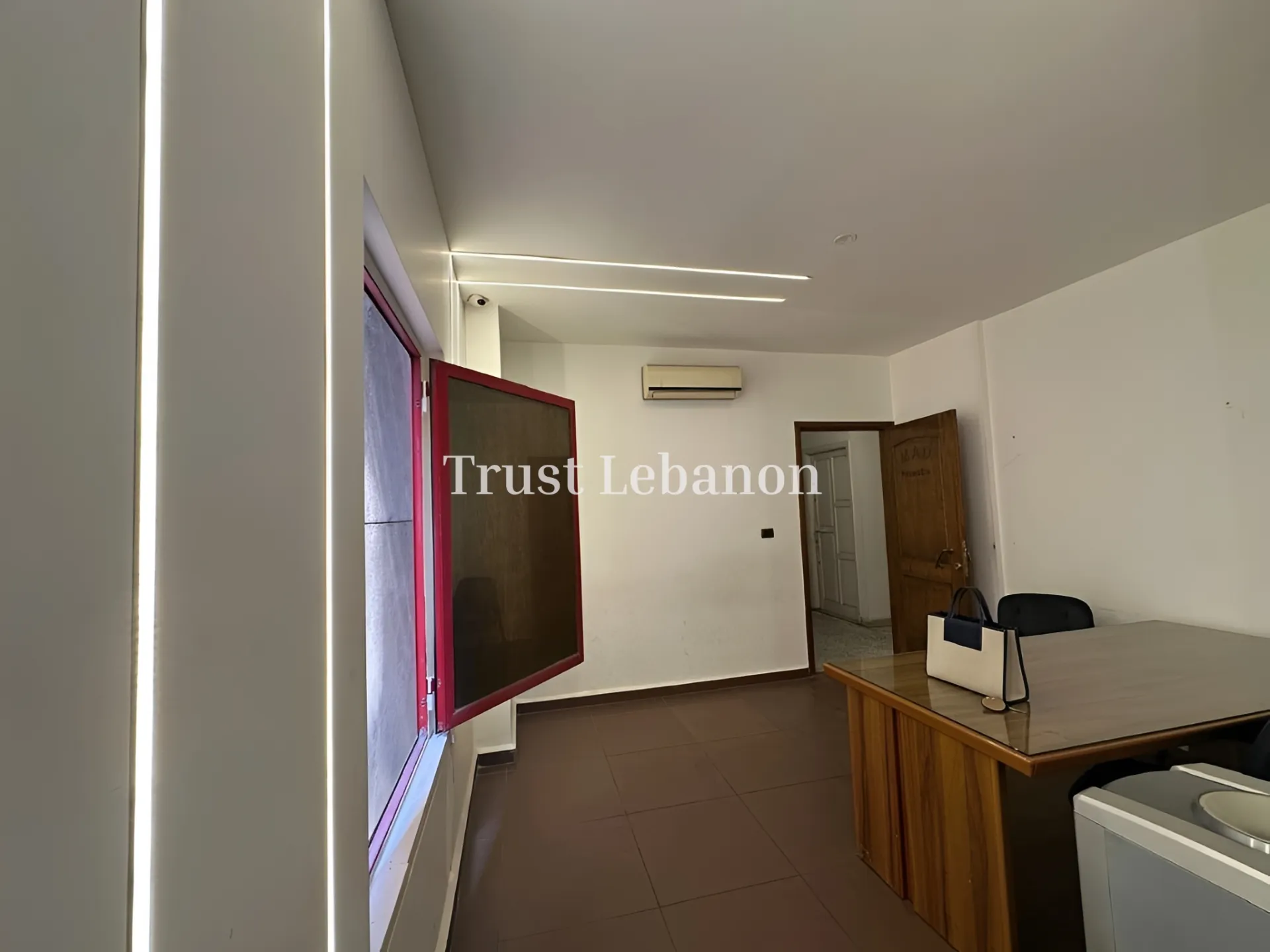 Office for rent in Sad El Baouchriyeh