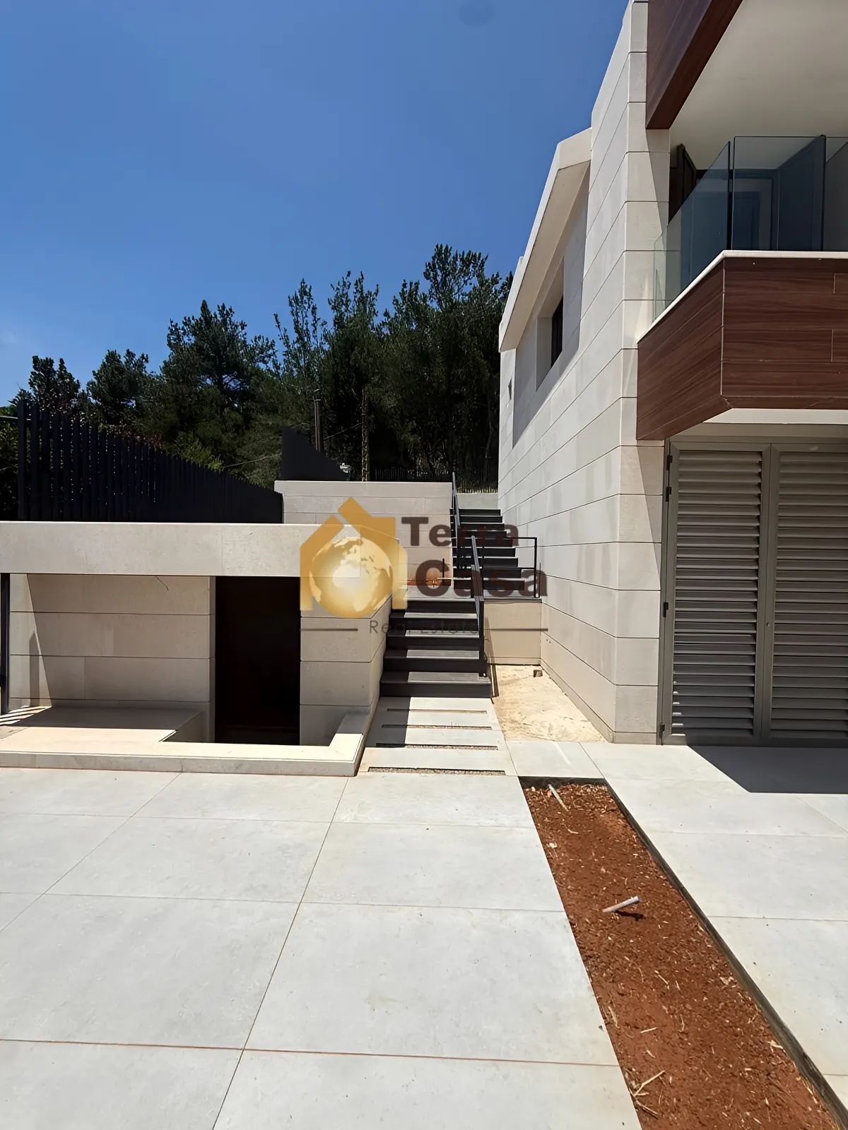 Villa for sale in Baabdat