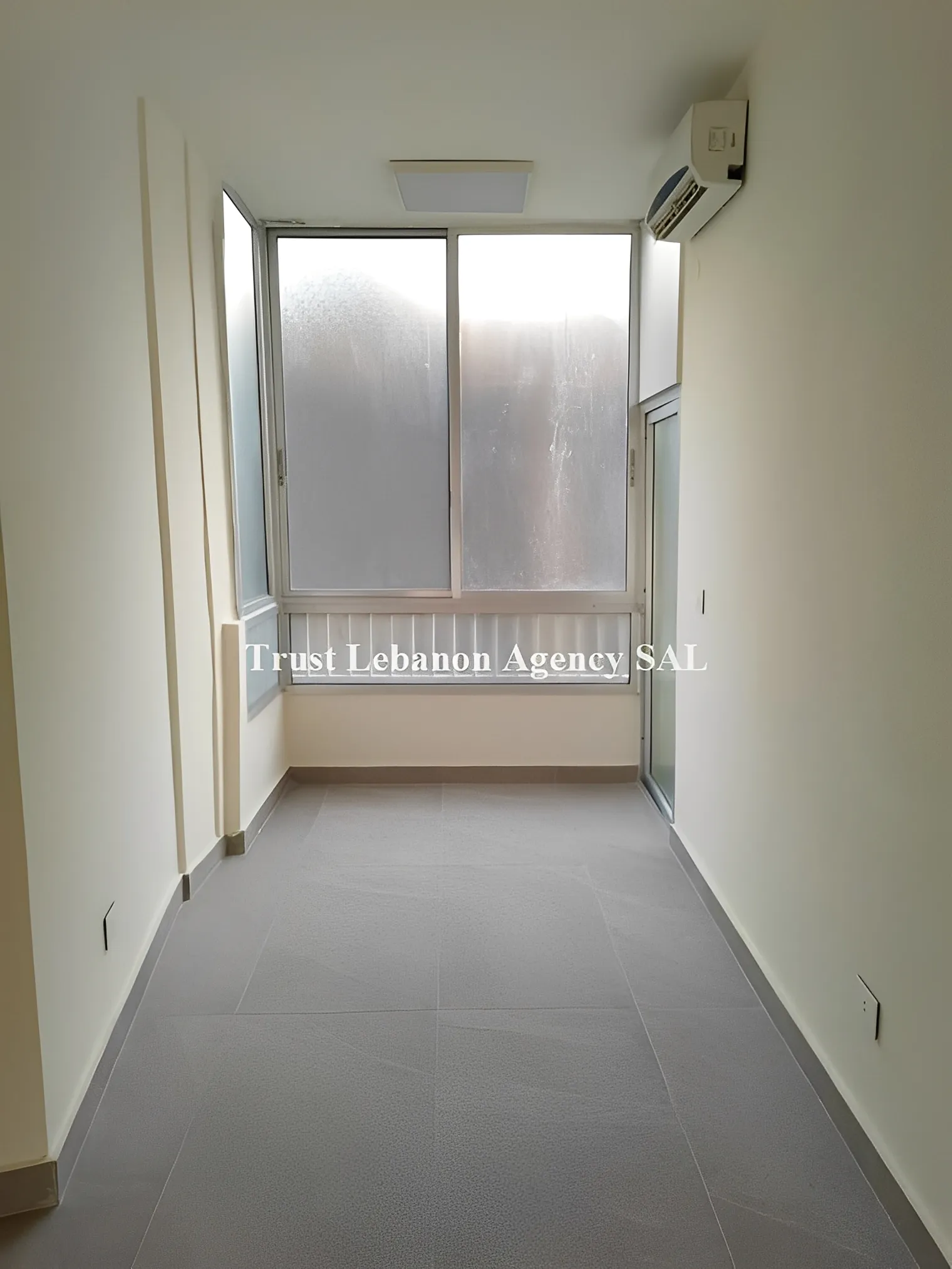 Office for rent in Achrafieh