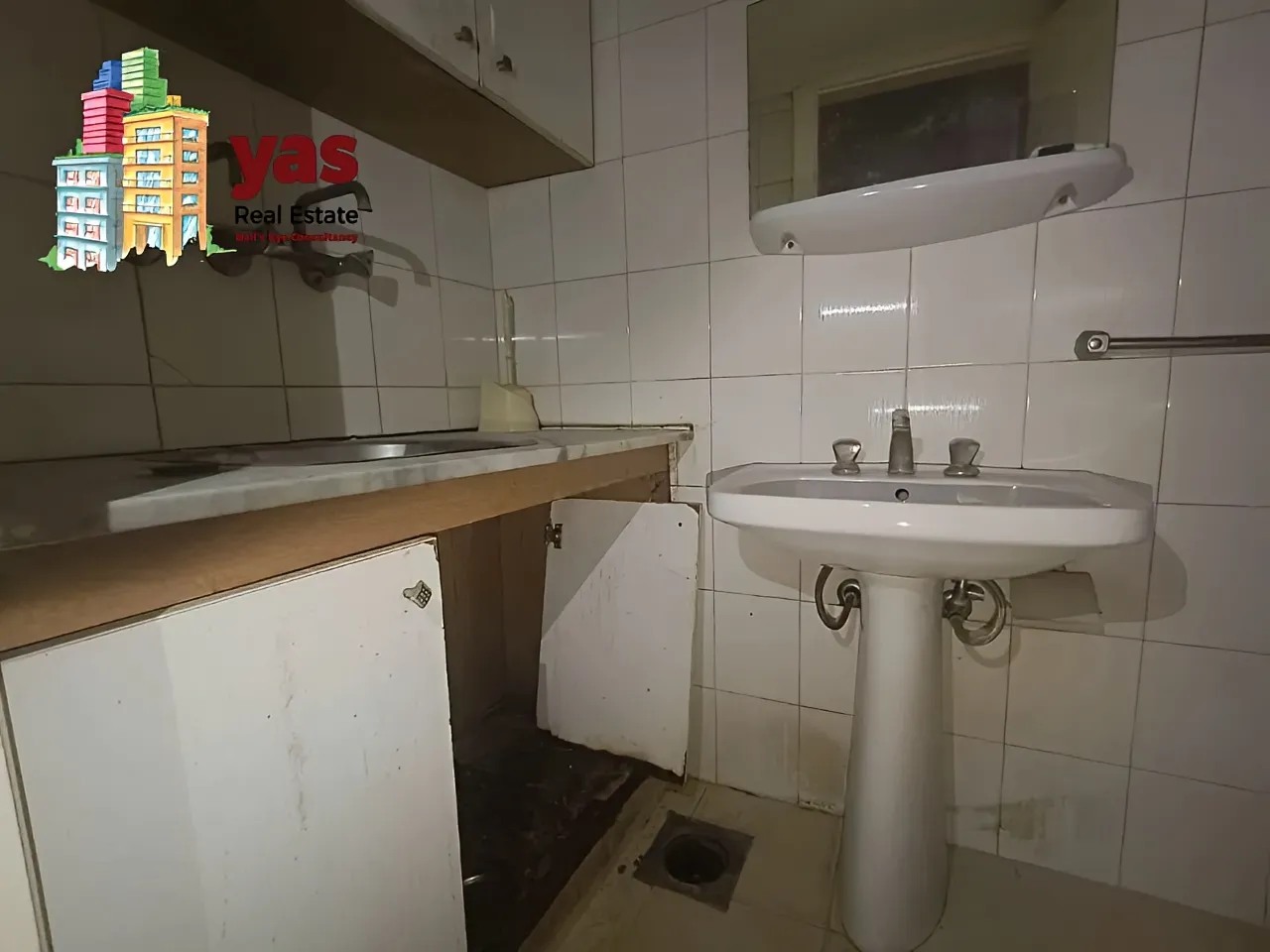 Office for rent in Rawda
