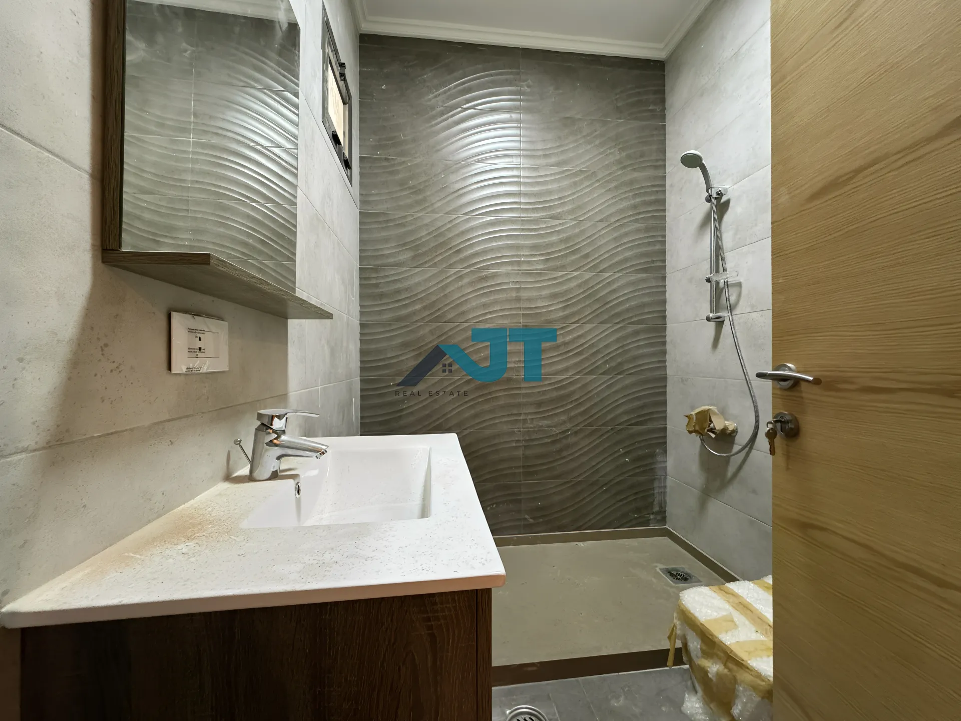 Apartment for Sale in Ain Aar