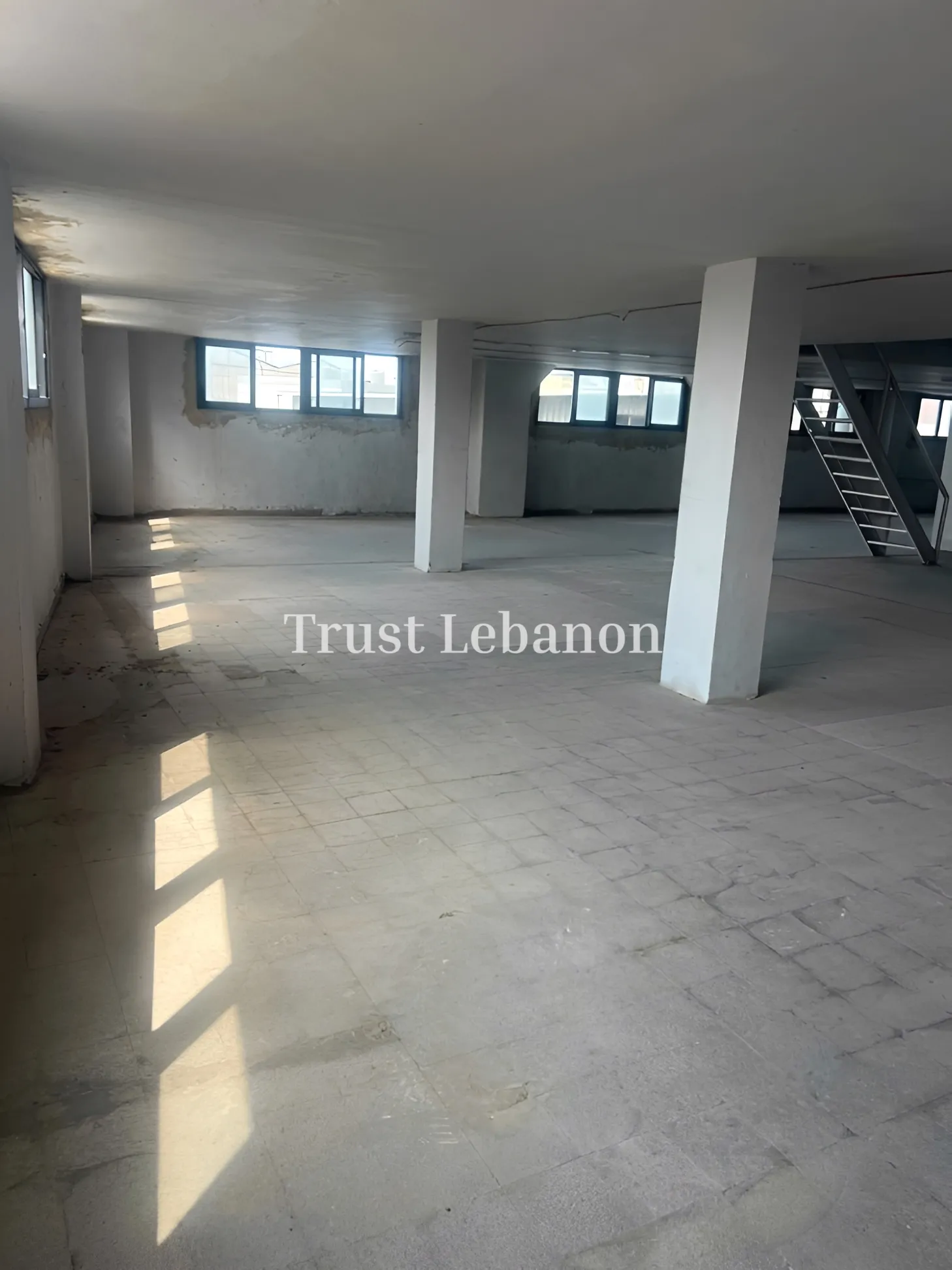 Warehouse for rent in Sin El Fil