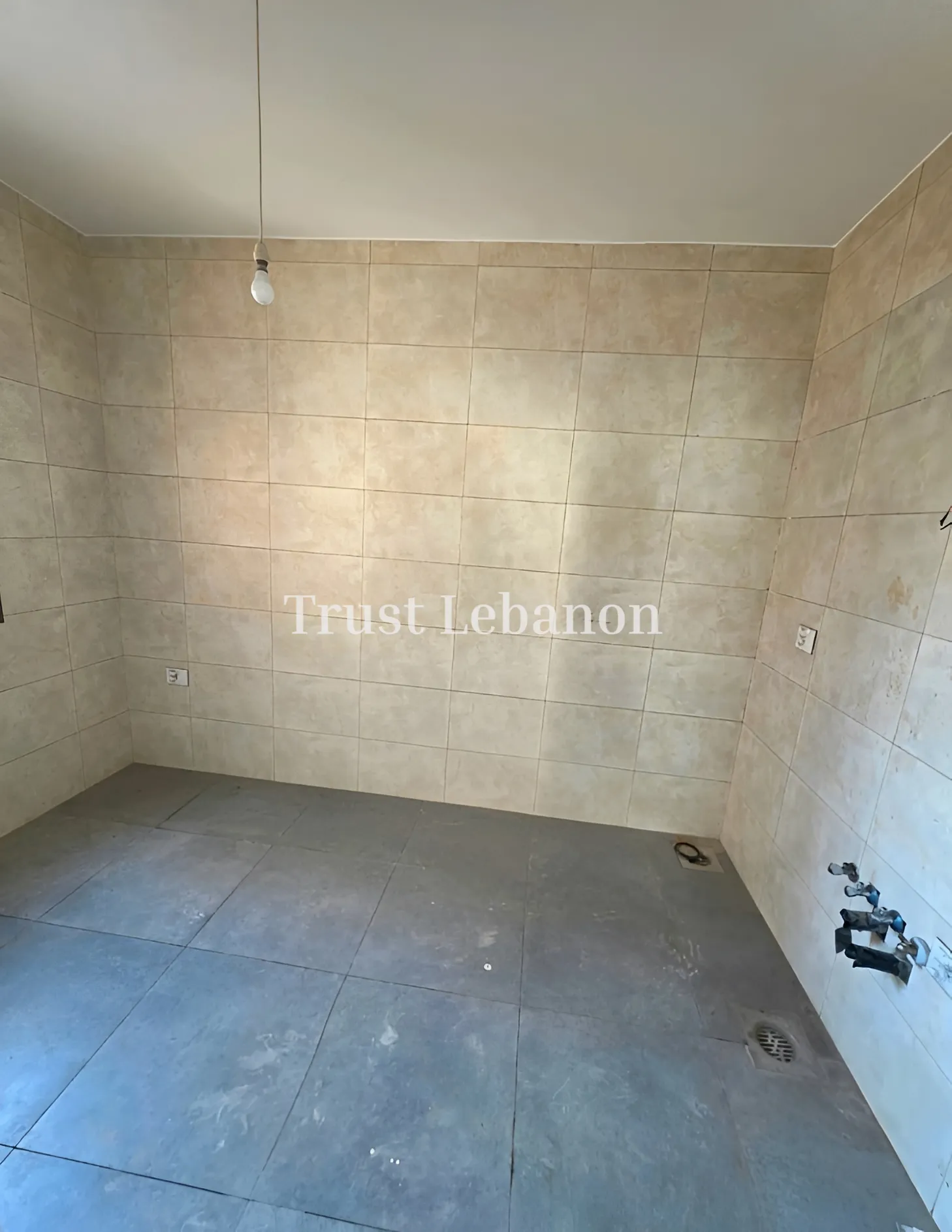 Showroom for rent in Hazmieh, Lebanon